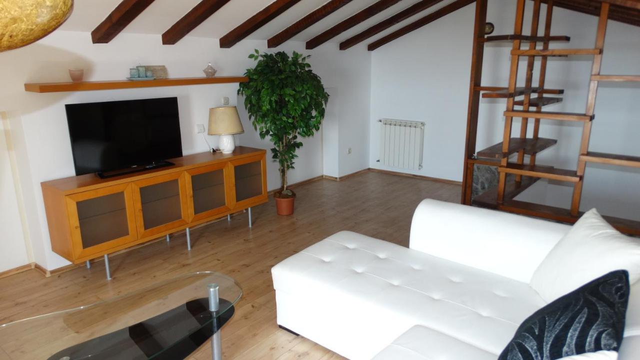 Almar Apartment Jusici Buitenkant foto